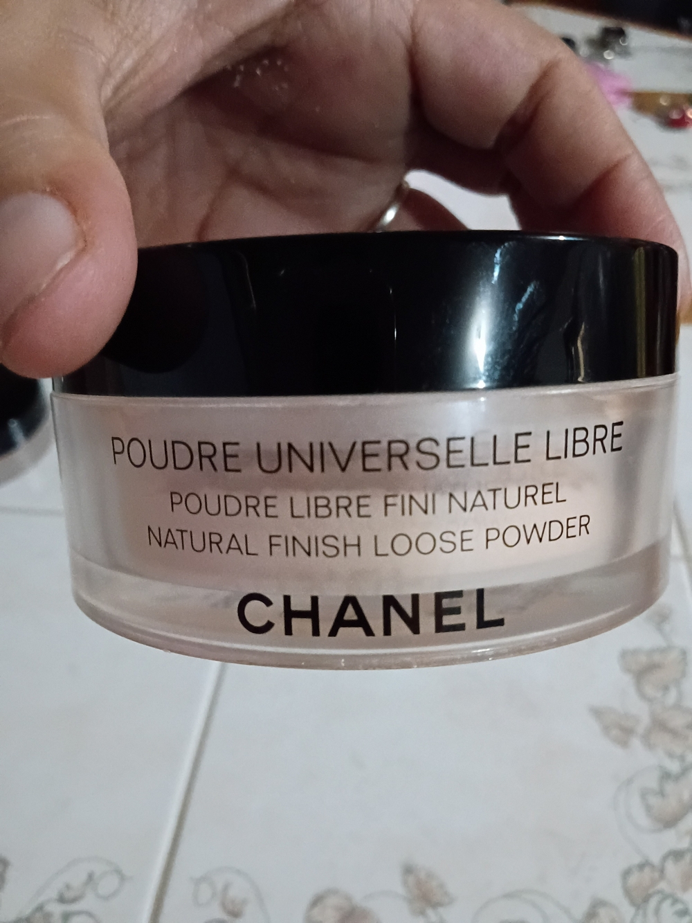 CHANEL Natural Finish Loose Powder - Light Beige, Black Lid